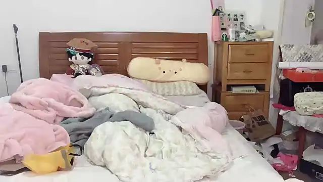 Akong11 online show from October 22, 2025, 4:40 pm