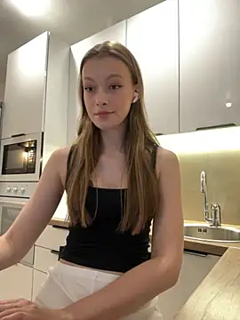 FriendlyFire 18 online show from October 3, 2025, 6:27 pm