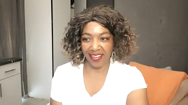 Lillyan N online show from January 19, 2026, 10:41 am