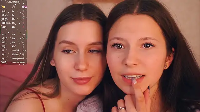 GabrielleLynchard online show from November 9, 2025, 7:12 pm