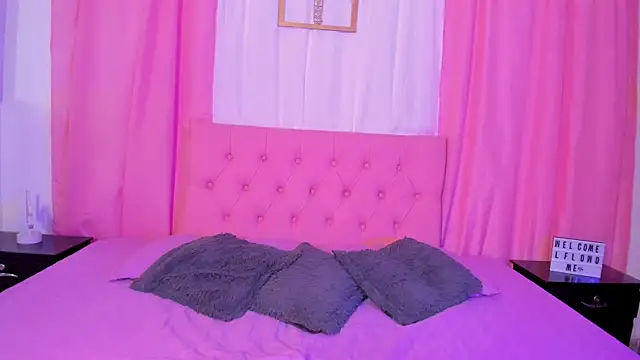 Snapshot of Nova_Luv_ chatting on October 13, 2025, 2:39 pm Nova Luv online show from October 13, 2025, 2:39 pm