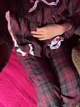 Snapshot of Moon_pusy chatting on December 16, 2025, 12:21 pm Moon pusy online show from December 16, 2025, 12:21 pm