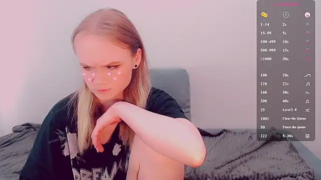 Snapshot of AliceNya_cute chatting on May 4, 2026, 5:25 am AliceNya cute online show from May 4, 2026, 5:25 am