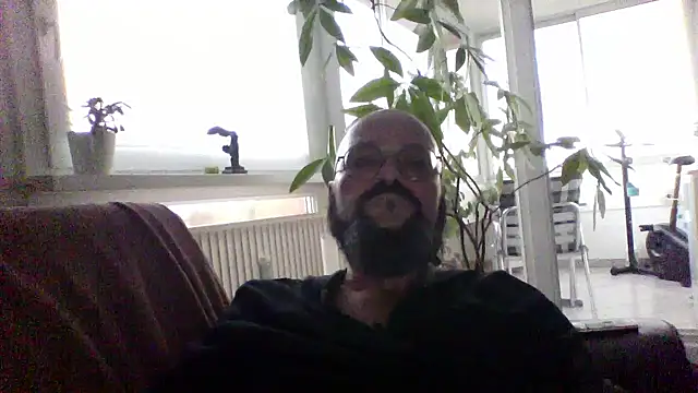 Rascran1 online show from November 17, 2025, 3:51 pm