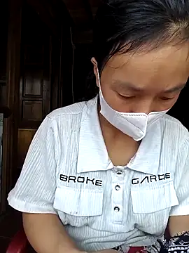 lily-00 online show from September 18, 2025, 2:02 am