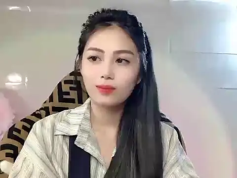 Lyly4757 online show from November 8, 2025, 2:17 pm