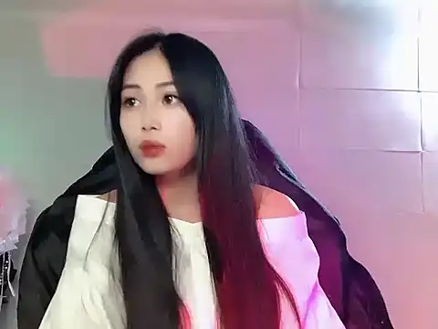 Lyly4757 online show from December 18, 2025, 10:49 pm