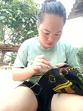 emilyzz online show from April 10, 2026, 8:41 am