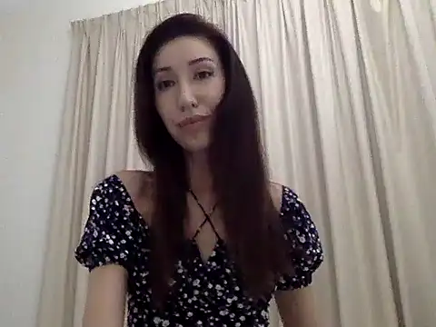 Snapshot of Talivah chatting on December 4, 2025, 8:06 pm Talivah online show from December 4, 2025, 8:06 pm