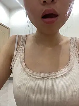 Bella sexy98 online show from October 29, 2025, 3:47 pm