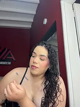 krisstenSantos online show from February 16, 2026, 3:19 pm