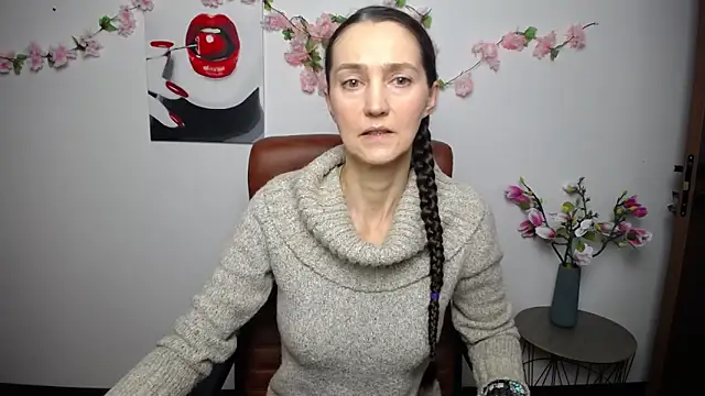 TayaFinch online show from November 7, 2025, 1:11 pm