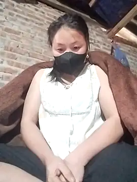 Snapshot of Emmyly_123 chatting on February 4, 2026, 1:55 am Emmyly 123 online show from February 4, 2026, 1:55 am