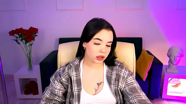 Snapshot of leslierowe_ chatting on September 19, 2025, 1:01 pm leslierowe  online show from September 19, 2025, 1:01 pm