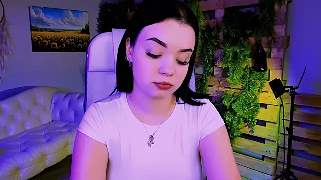 Snapshot of leslierowe_ chatting on October 24, 2025, 5:09 pm leslierowe  online show from October 24, 2025, 5:09 pm