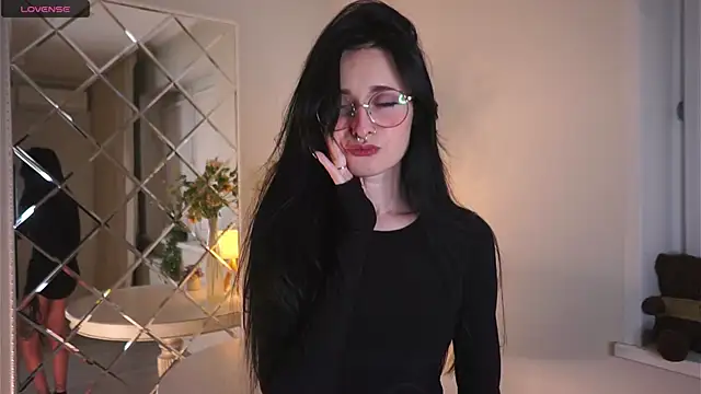 DarcyAspacio online show from September 23, 2025, 11:24 am