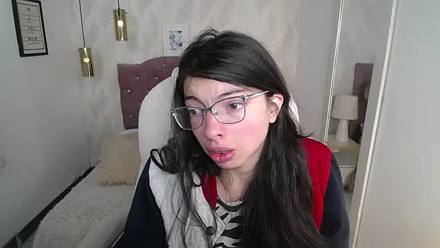 alllyson  online show from December 16, 2025, 7:41 pm