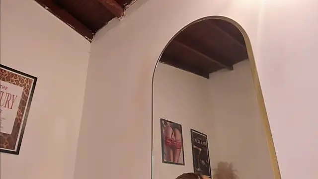 Sofi glow online show from January 5, 2026, 9:40 pm