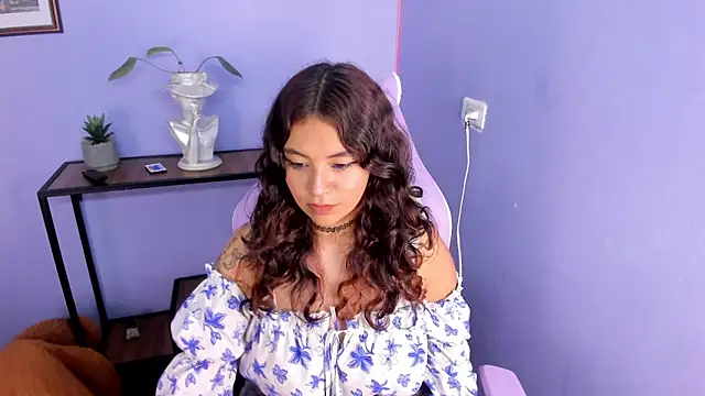 SweetVenuss  online show from September 20, 2025, 12:28 pm