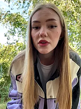 MilaMoone online show from September 28, 2025, 10:09 am