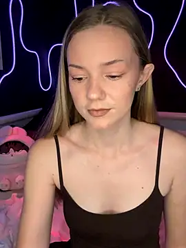 MilaMoone online show from January 8, 2026, 11:12 am