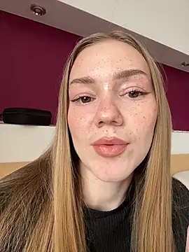 MilaMoone online show from March 26, 2026, 10:21 am