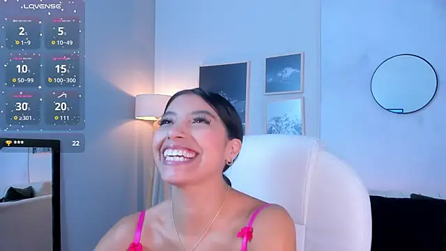 Tiffany Low online show from December 3, 2025, 1:09 pm