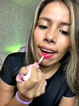 Snapshot of EMILIIA_RICHTER__ chatting on November 3, 2025, 5:58 pm EMILIIA RICHTER online show from November 3, 2025, 5:58 pm