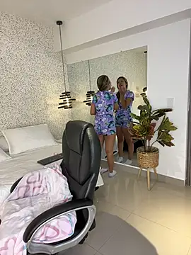 Snapshot of EMILIIA_RICHTER__ chatting on November 9, 2025, 12:03 pm EMILIIA RICHTER online show from November 9, 2025, 12:03 pm