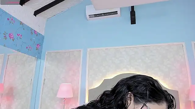 Snapshot of SamyySwet chatting on June 25, 2026, 8:13 pm SamyySwet online show from June 25, 2026, 8:13 pm