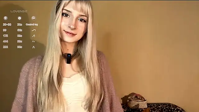 FridaAaberg online show from November 9, 2025, 7:17 am