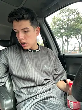 mattebret11 online show from September 24, 2025, 5:38 pm