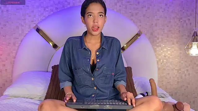 Snapshot of paulina_cano chatting on October 15, 2025, 7:14 pm paulina cano online show from October 15, 2025, 7:14 pm
