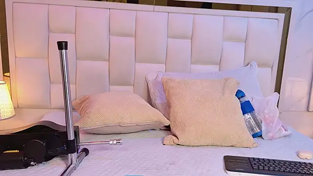 Snapshot of paulina_cano chatting on February 27, 2026, 7:25 pm paulina cano online show from February 27, 2026, 7:25 pm