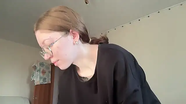 MargarettNewbie online show from September 21, 2025, 4:14 am