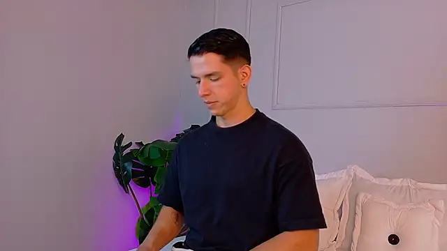 ZaneDawson online show from December 18, 2025, 3:51 pm