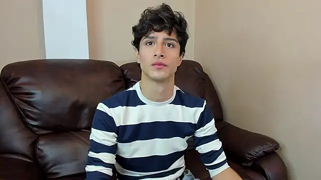 Xam Collen online show from December 20, 2025, 4:58 pm