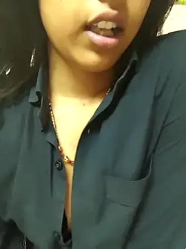 reetika6375 online show from January 17, 2026, 8:56 pm