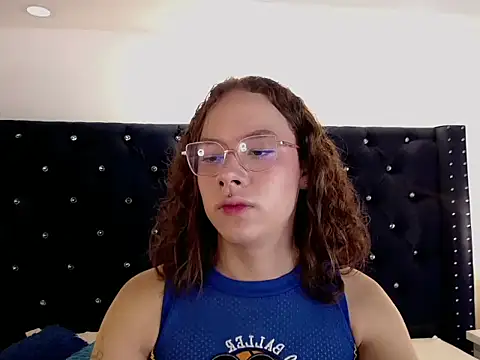 bycandy  online show from October 1, 2025, 1:39 pm