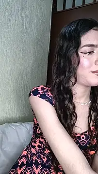 Snapshot of Emily-hottson chatting on November 15, 2025, 3:37 am Emily-hottson online show from November 15, 2025, 3:37 am