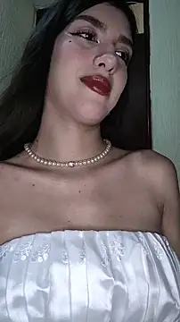 Snapshot of Emily-hottson chatting on January 11, 2026, 7:13 am Emily-hottson online show from January 11, 2026, 7:13 am