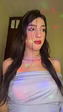 Snapshot of Emily-hottson chatting on February 16, 2026, 4:30 am Emily-hottson online show from February 16, 2026, 4:30 am