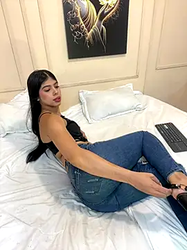 Snapshot of Ambersfoxx chatting on November 15, 2025, 1:07 pm Ambersfoxx online show from November 15, 2025, 1:07 pm