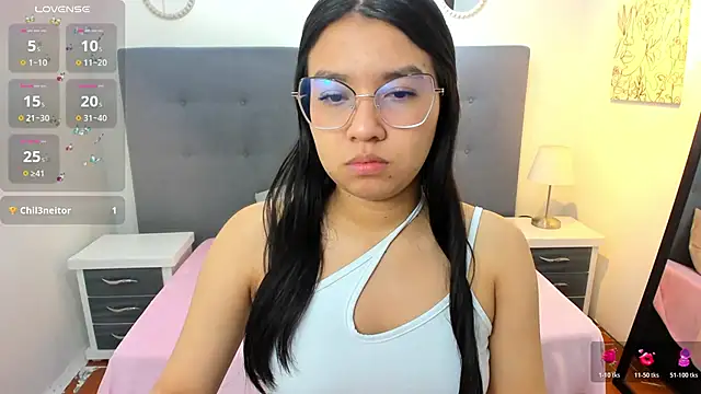 chaneelstark online show from November 9, 2025, 4:00 am