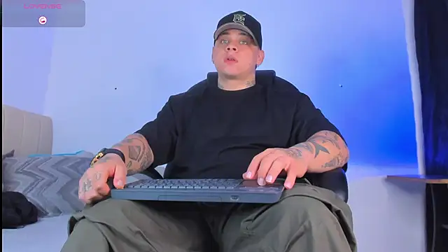 denis munera online show from October 17, 2025, 11:57 am