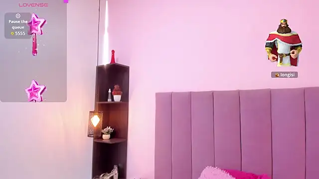 HoollyHendrix online show from October 29, 2025, 8:21 pm