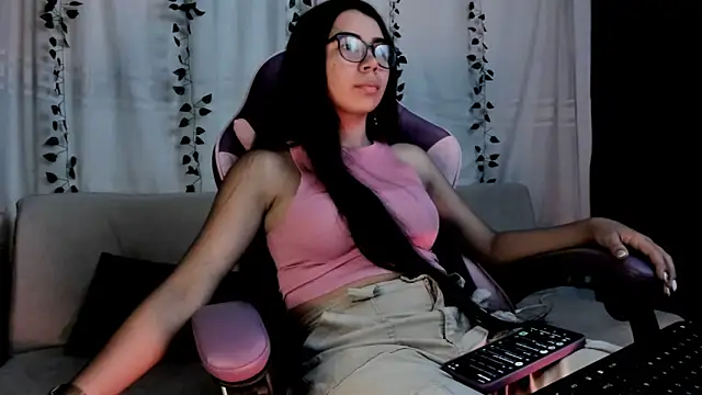 mya goth online show from October 7, 2025, 2:31 am