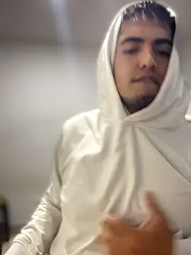 Snapshot of tomy_hot20 chatting on November 10, 2025, 4:11 am tomy hot20 online show from November 10, 2025, 4:11 am