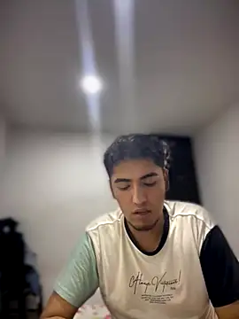 Snapshot of tomy_hot20 chatting on November 13, 2025, 2:21 am tomy hot20 online show from November 13, 2025, 2:21 am