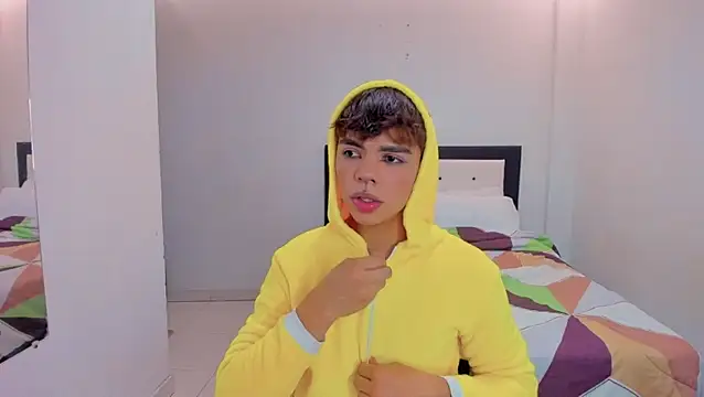 Snapshot of Zacktorres_ chatting on January 31, 2026, 11:36 pm Zacktorres online show from January 31, 2026, 11:36 pm